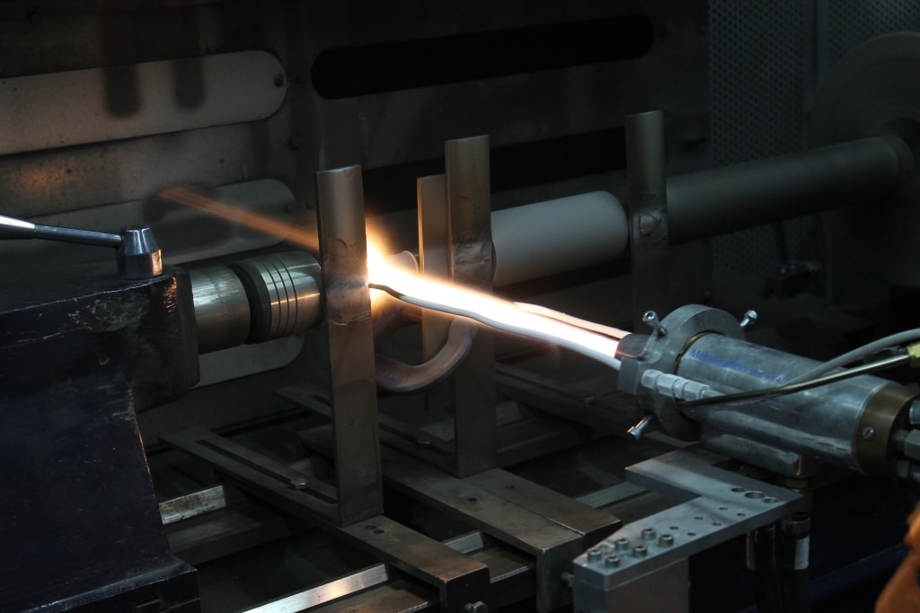 HVOF-sprying-a-shaft-2-1024x683